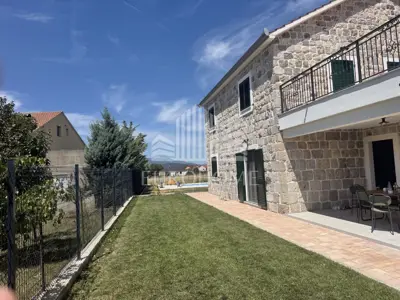 SINJ, OTOK, Najam nova kamena kuća, 200 m² - 20