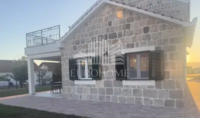 SINJ, OTOK, Najam nova kamena kuća, 200 m² - 18