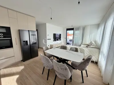 Penthouse 67 m², Petrčane - pogled na more i krovna terasa - 4