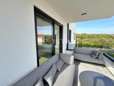 Penthouse 67 m², Petrčane - pogled na more i krovna terasa - 8