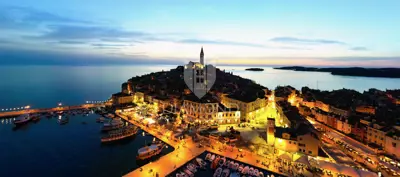 Baugrundstück 735 m², Rovinj - für 6 Wohnungen