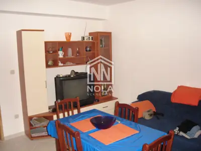 Kuća u Pirovcu, blizu centra i plaža, 6 etaža - 3