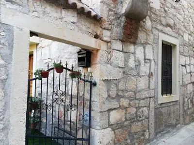 Kamena kuća, Preko na Ugljanu - 4 apartmana, 100 m od mora - 12