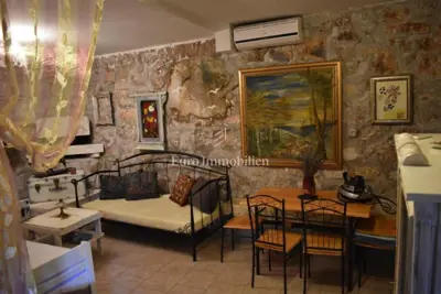 Kamena kuća, Preko na Ugljanu - 4 apartmana, 100 m od mora - 2