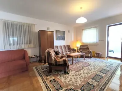 House 384 m², Malinska - 3 residential units - 2