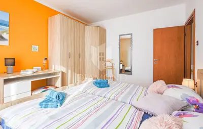 Kuća 320 m², Svetvinčenat - bazen i dvije stambene jedinice - 19