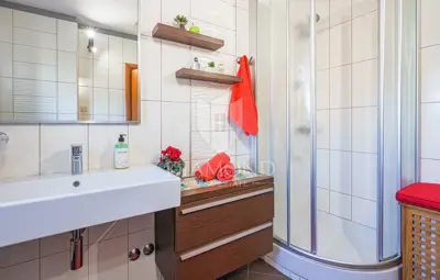 Kuća 320 m², Svetvinčenat - bazen i dvije stambene jedinice - 17