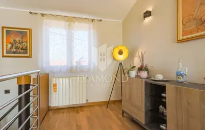 Kuća 320 m², Svetvinčenat - bazen i dvije stambene jedinice - 20