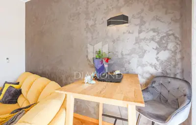 Kuća 320 m², Svetvinčenat - bazen i dvije stambene jedinice - 9