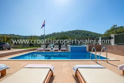 Villa 240 m², Split - Pool und Natur - 5