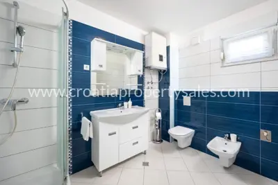 Villa 240 m², Split - Pool und Natur - 13