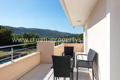 Villa 240 m², Split - Pool und Natur - 15