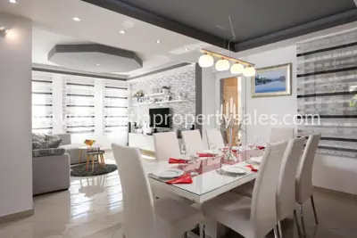 Villa 240 m², Split - Pool und Natur - 6