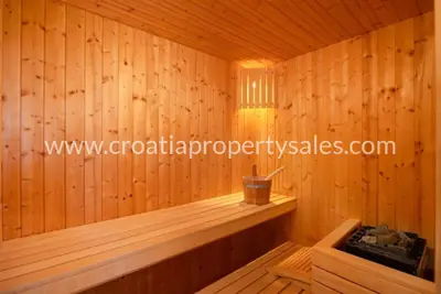 Villa 240 m², Split - Pool und Natur - 14