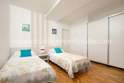 Villa 240 m², Split - Pool und Natur - 9