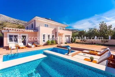 Villa 240 m², Split - Pool und Natur - 18