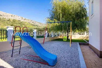 Villa 240 m², Split - Pool und Natur - 16