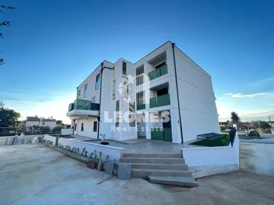 Stan u Novigradu, novogradnja 500 m od mora, namješten - 2