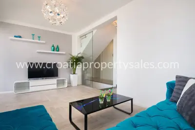 Villa 410 m², Rogoznica, in der Nähe des Strandes und Meerblick - 9