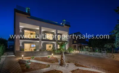 Villa 410 m², Rogoznica, in der Nähe des Strandes und Meerblick - 14