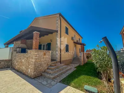 Haus zum Kauf in Umag, 143,6 m² - 3