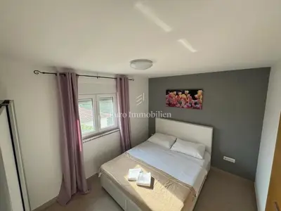 Dva apartmana u prizemlju s okućnicom Omišalj - 16