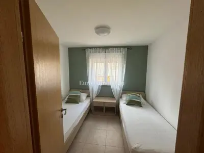 Dva apartmana u prizemlju s okućnicom Omišalj - 9