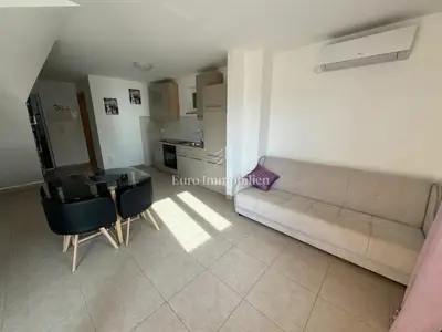 Dva apartmana u prizemlju s okućnicom Omišalj - 14