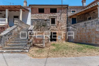 House for sale in Baderna, 210 m²