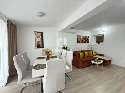 Renovated apartment with a garden near the sea in Novigrad - 2