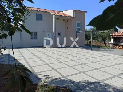 Istra, Pula, obiteljska kuća, 115 m², predgrađe