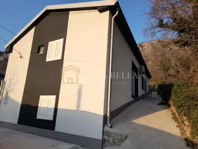 House in Bribir, 5 km from the sea, new facade and roof