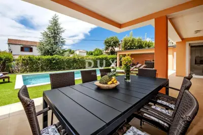 ISTRA, ROVINJ - Langfristige Vermietung einer Villa mit beheiztem Pool - 3