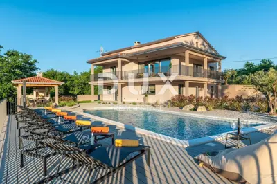 Villa 350 m², Labin - Blick ins Grüne und Privatsphäre - 11