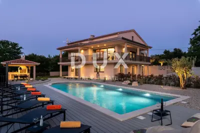 Villa 350 m², Labin - Blick ins Grüne und Privatsphäre - 15