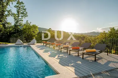Villa 350 m², Labin - view of greenery and privacy