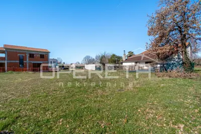 Građevinsko zemljište 780 m², Funtana - 600 m od mora - 2