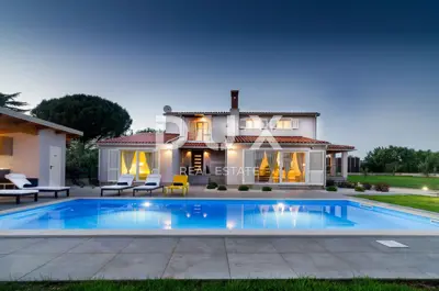 Haus 220 m², Fažana - Valbandon, beheizter Pool