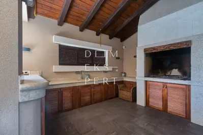 Juršići, Holiday home with pool in Istria - 358 m² - 12