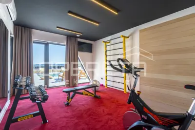 Haus zur Miete in Kaštel Stari, 260 m² - 19