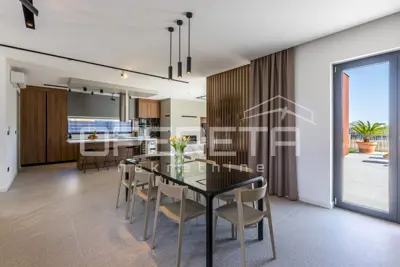 Haus zur Miete in Kaštel Stari, 260 m² - 13