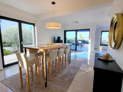 Vila 244 m², Murter - bazen i pogled na more - 9