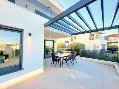 Vila 244 m², Murter - bazen i pogled na more - 3