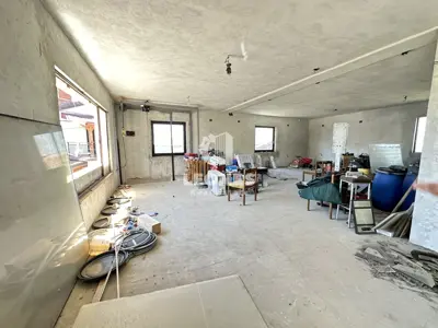 Kuća 300 m², Brtonigla - centar i pogled na more - 9