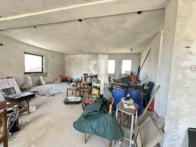 Kuća 300 m², Brtonigla - centar i pogled na more - 18
