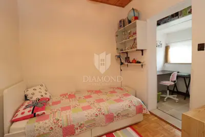 Stan 46 m², Poreč centar - 2 spavaće sobe i lođa - 6
