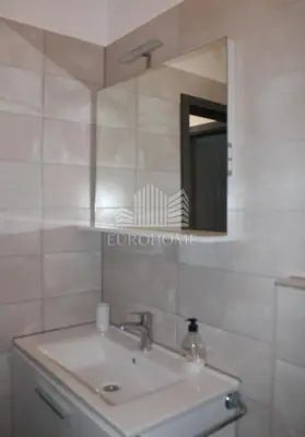 Kuća 550 m², Maslenica - prvi red do mora - 3