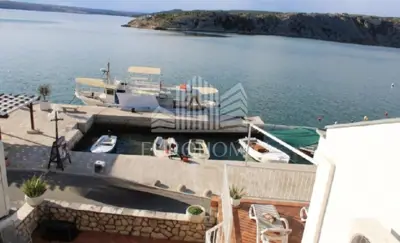 Kuća 550 m², Maslenica - prvi red do mora - 12