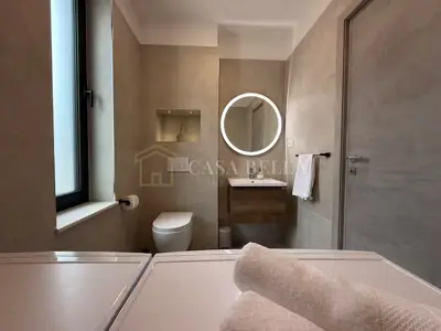 Kuća 257 m², Kaštel Novi - bazen i privatnost - 20
