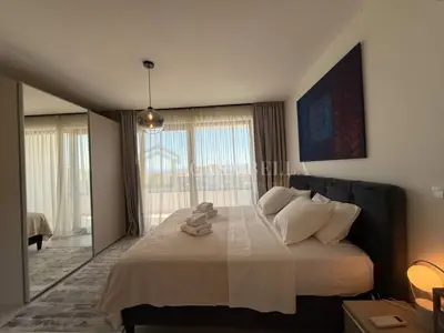 Kuća 257 m², Kaštel Novi - bazen i privatnost - 12